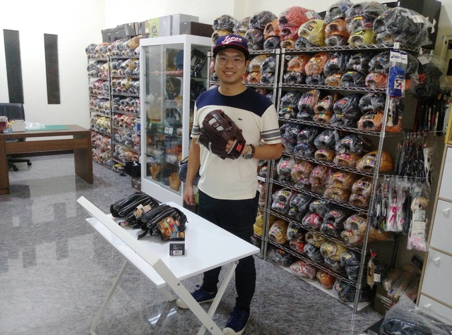 台北球友抱得ZETT鐵壁美套歸 台北球友抱得ZETT鐵壁美套歸