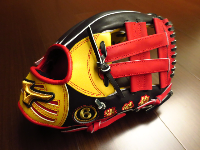 【圓圓小舖】士林王威晨的mizuno pro order小久保擋手套XD 【圓圓小舖】士林王威晨的mizuno pro order小久保擋手套XD