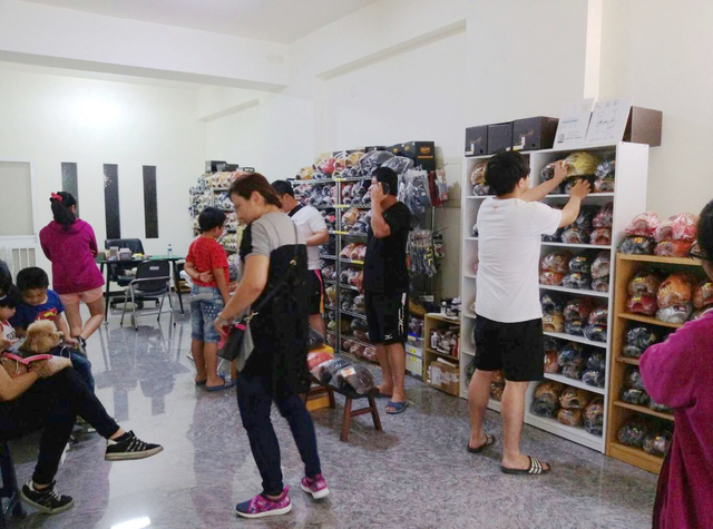 2017.4.23 超級熱鬧的圓圓小舖>///< 2017.4.23 超級熱鬧的圓圓小舖>///<