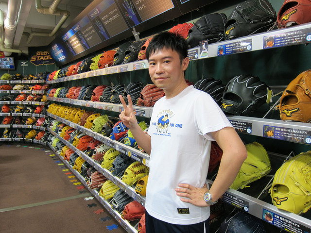 2013 日本大阪行DAY2 -日幣63,000的棒球手套 2013 日本大阪行DAY2 -日幣63,000的棒球手套