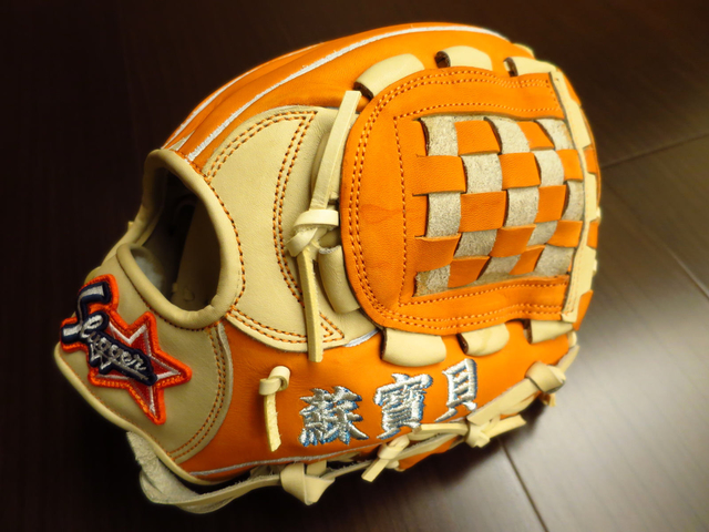 <手套欣賞> 秀氣的棋盤風~日製軟式久保田特別訂作手套(蘇寶貝) <手套欣賞> 秀氣的棋盤風~日製軟式久保田特別訂作手套(蘇寶貝)