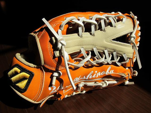 每個手套迷心中的第一把交椅~信義作 大M金標Mizuno pro for professional 高橋由伸 掌心無鋼印 每個手套迷心中的第一把交椅~信義作 大M金標Mizuno pro for professional 高橋由伸 掌心無鋼印