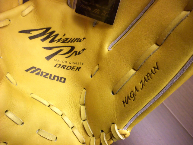<手套欣賞>日製硬式mizuno pro order (HAGA JAPAN) 超立體手口標~買進口高階手套本來就不是為了CP值,而是為了爽度啊XD <手套欣賞>日製硬式mizuno pro order (HAGA JAPAN) 超立體手口標~買進口高階手套本來就不是為了CP值,而是為了爽度啊XD