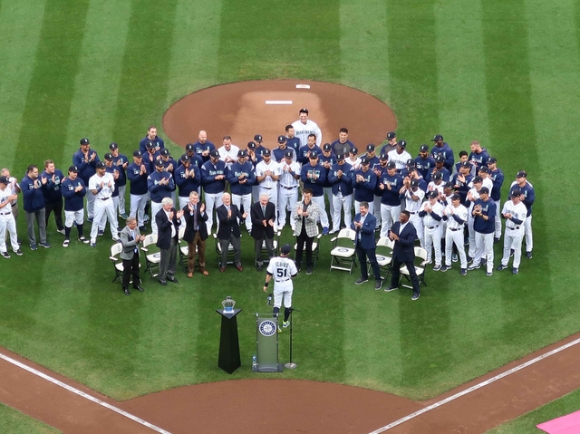 2019西雅圖+溫哥華之飛航及棒球之旅~Day 6 鈴木一朗獲頒終身成就獎 Ichiro Suzuki franchise achievement award 2019西雅圖+溫哥華之飛航及棒球之旅~Day 6 鈴木一朗獲頒終身成就獎 Ichiro Suzuki franchise achievement award