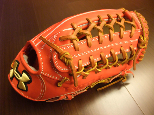 *手套交流福利品NO.94* 日製硬式UA under armour 糸井嘉男式樣外野手套 紅色 *手套交流福利品NO.94* 日製硬式UA under armour 糸井嘉男式樣外野手套 紅色