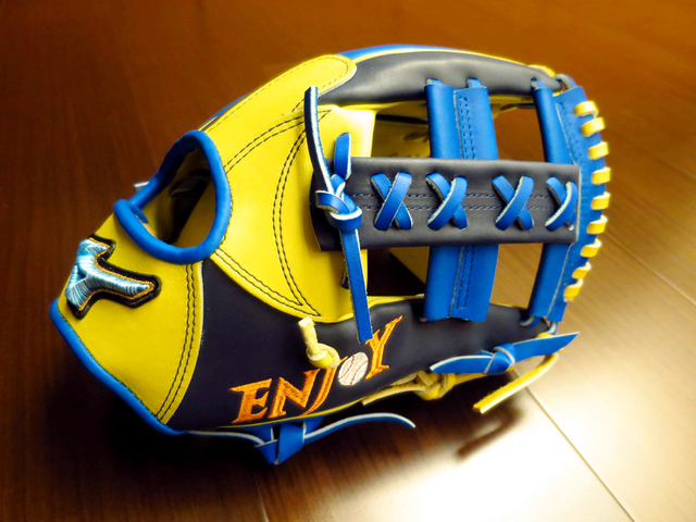 【圓圓小舖】”ENJOY”第一咖日本手套就是美津濃東奧藍標棒球手套的快感 【圓圓小舖】”ENJOY”第一咖日本手套就是美津濃東奧藍標棒球手套的快感