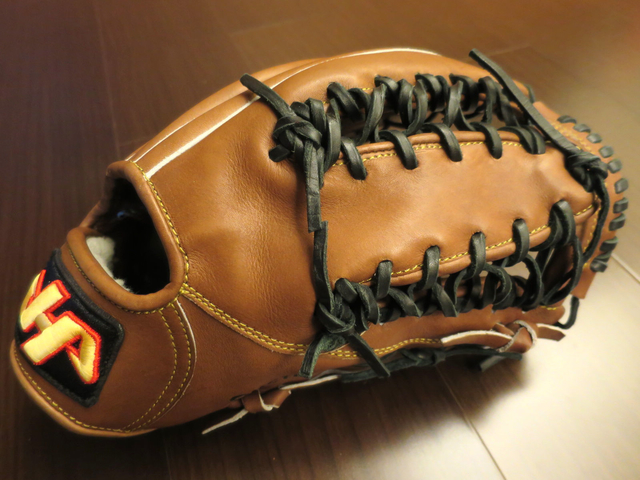 <手套欣賞>超美的日製硬式六指手套~HATAKEYAMA 和心 <手套欣賞>超美的日製硬式六指手套~HATAKEYAMA 和心