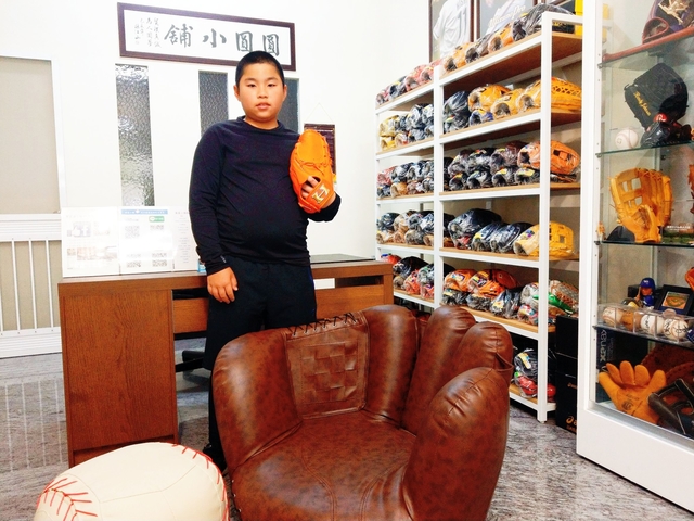 【圓圓小舖】彰化東山國小棒球校隊主投也愛海狗手套^^ 【圓圓小舖】彰化東山國小棒球校隊主投也愛海狗手套^^