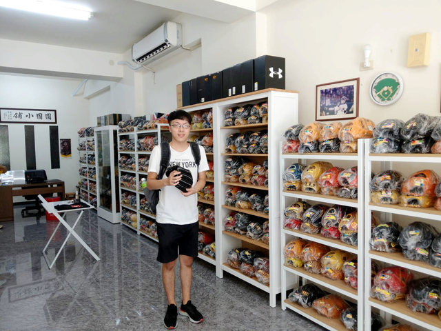 搭高鐵台北-台南來回就為了一咖美國製RAWLINGS HOH~0^0 搭高鐵台北-台南來回就為了一咖美國製RAWLINGS HOH~0^0