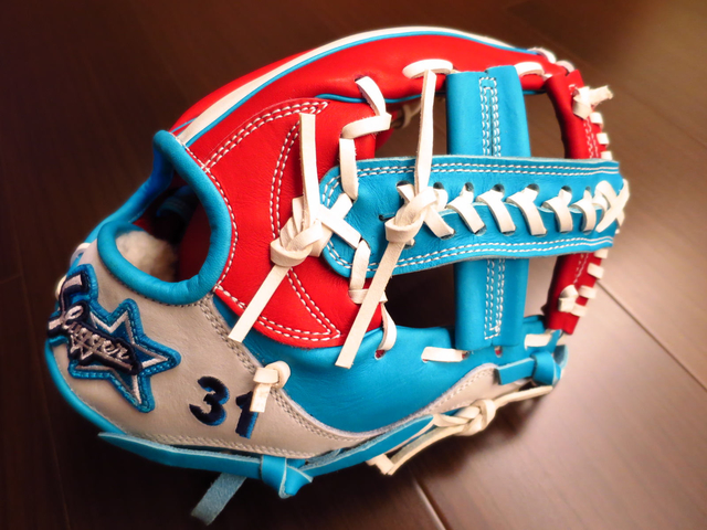 <手套欣賞>軟式限定~青春洋溢的久保田配色 <手套欣賞>軟式限定~青春洋溢的久保田配色