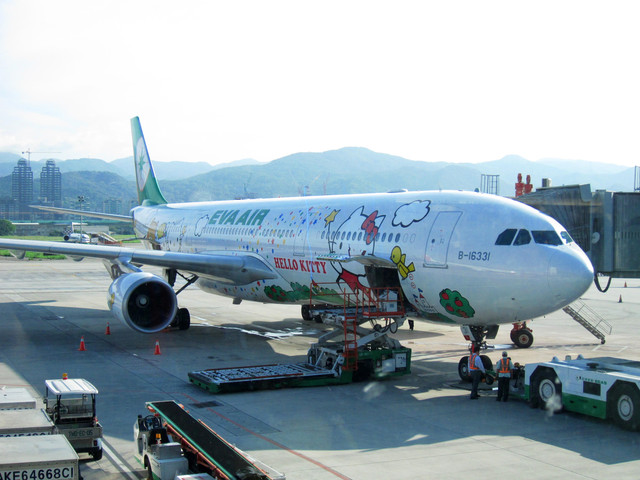 2012日本東京行DAY1–Hello Kitty專機初體驗 2012日本東京行DAY1–Hello Kitty專機初體驗