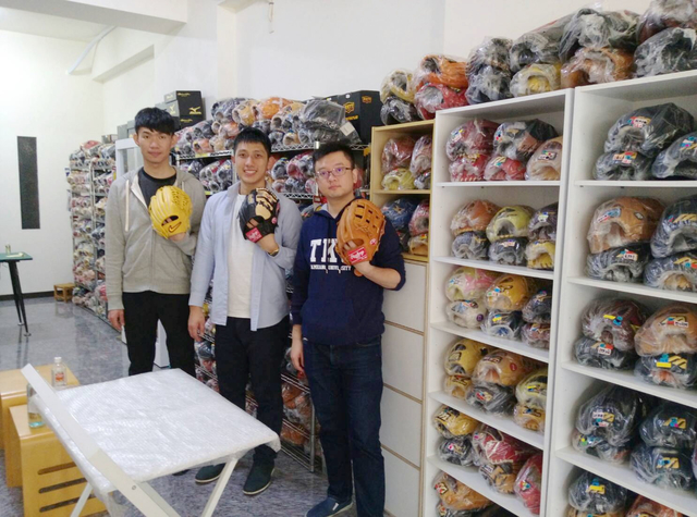 2017.12.24 來圓圓小舖挑聖誕禮物XD 2017.12.24 來圓圓小舖挑聖誕禮物XD