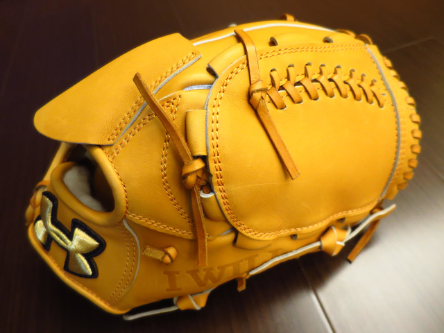 <手套欣賞>日製硬式Under Armour金子千尋式樣 <手套欣賞>日製硬式Under Armour金子千尋式樣