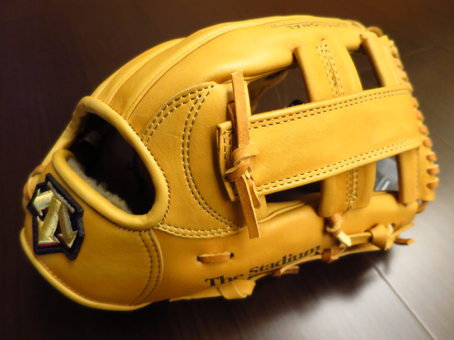 <手套欣賞>日本的三箭牌~日製硬式Descente Gold spirit 內野十字手套 <手套欣賞>日本的三箭牌~日製硬式Descente Gold spirit 內野十字手套