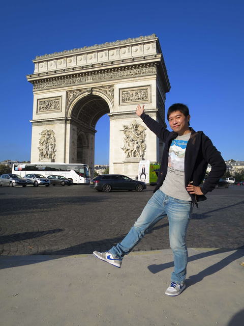 2014 Bonjour 法國行 Day 3–凱旋門、艾菲爾鐵塔、名牌包的30萬代價 2014 Bonjour 法國行 Day 3–凱旋門、艾菲爾鐵塔、名牌包的30萬代價