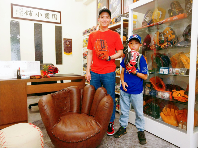 【圓圓小舖】哪尼~大人也跟著小孩買日製手套XD~感謝台北胡先生 【圓圓小舖】哪尼~大人也跟著小孩買日製手套XD~感謝台北胡先生