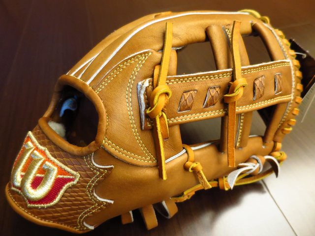 <手套欣賞>蛇皮旋風~日製硬式Wilson Staff內野十字蛇皮式樣 100周年紀念款 <手套欣賞>蛇皮旋風~日製硬式Wilson Staff內野十字蛇皮式樣 100周年紀念款