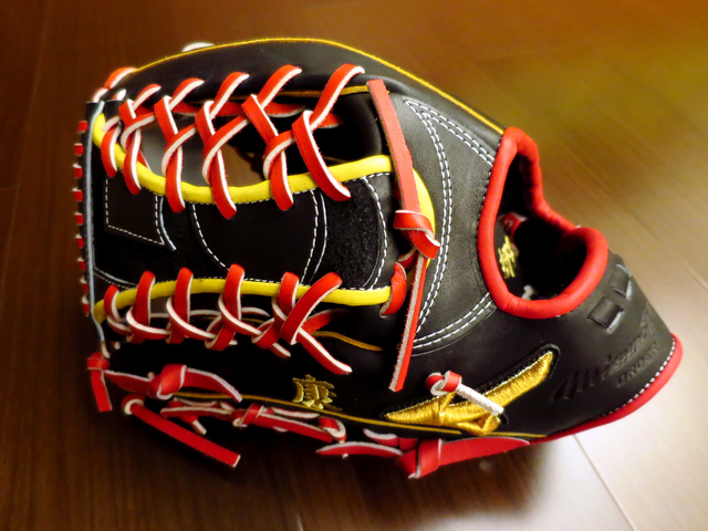 <手套欣賞> 第一次買美津濃就直接毆打~Mizuno pro order 5DNA 桑原将志モデル <手套欣賞> 第一次買美津濃就直接毆打~Mizuno pro order 5DNA 桑原将志モデル