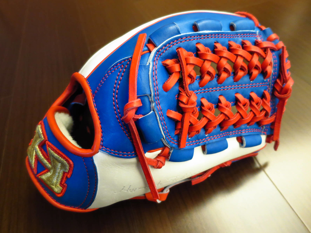 <手套欣賞>超優的寶藍色皮革~日製硬式Hi-gold 海狗牌professional order 特別訂做款 中華隊紅白藍配色內野手套 <手套欣賞>超優的寶藍色皮革~日製硬式Hi-gold 海狗牌professional order 特別訂做款 中華隊紅白藍配色內野手套