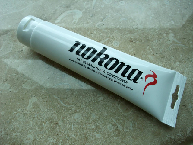 好推又好用的NOKONA NLT保革油到貨囉!!!!!!!!!!!!!!!!!!!!!! 好推又好用的NOKONA NLT保革油到貨囉!!!!!!!!!!!!!!!!!!!!!!