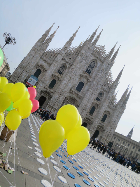 2016 My Honeymoon in Italy 義大利蜜月旅行 Day 1~米蘭大教堂、艾曼紐迴廊 2016 My Honeymoon in Italy 義大利蜜月旅行 Day 1~米蘭大教堂、艾曼紐迴廊