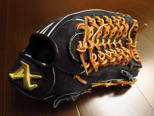 *手套交流福利品NO.264* 芬蘭牛皮的棒球手套?日製硬式ATOMS juteru leather 外野手套 *手套交流福利品NO.264* 芬蘭牛皮的棒球手套?日製硬式ATOMS juteru leather 外野手套