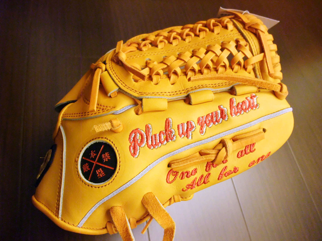 <手套欣賞> XANAX 藤川球兒 Pluck up your heart 全球限量15咖 <手套欣賞> XANAX 藤川球兒 Pluck up your heart 全球限量15咖