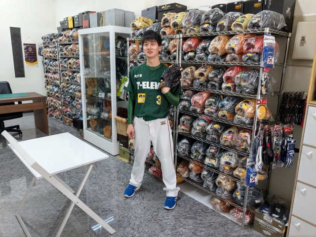 雲林的統一獅超級粉絲造訪圓圓小舖^^ 雲林的統一獅超級粉絲造訪圓圓小舖^^