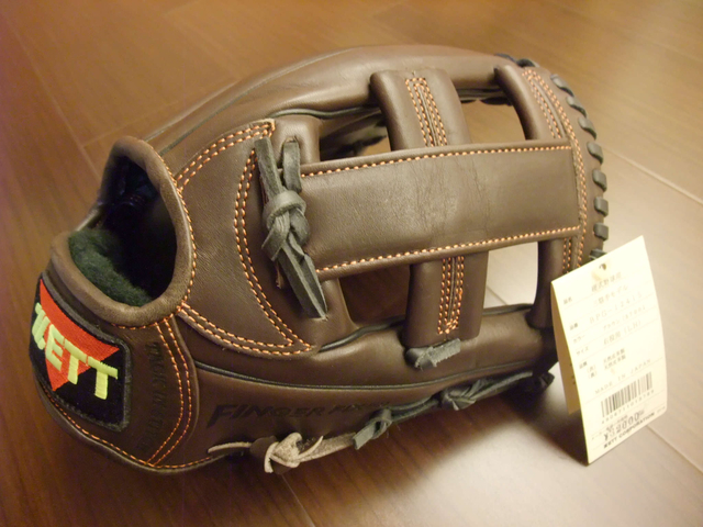 <手套欣賞> 日製硬式 ZETT 倒三角標 絕版品 <手套欣賞> 日製硬式 ZETT 倒三角標 絕版品