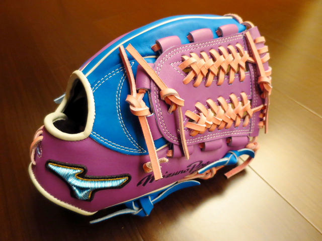 【圓圓小舖】比扯鈴還扯~陰錯陽差訂製到的Mizuno pro 奧運藍標AXI式內野手套XD 【圓圓小舖】比扯鈴還扯~陰錯陽差訂製到的Mizuno pro 奧運藍標AXI式內野手套XD