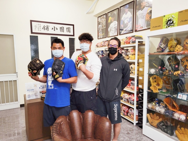 【圓圓小舖】把Mizuno pro大M金標耕作手作版、ZETT卡夢標、Rawlings Gold Glove掃光光的高雄三劍客！！