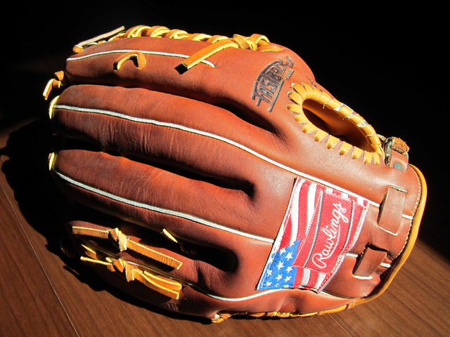 IMG_1886Y.JPG - 美國製RAWLINGS HOH國旗標 六指手套(USA)