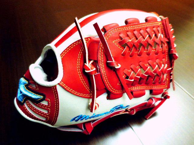 【圓圓小舖】棒球手套不要亂看，不然就準備跟荷包道歉惹XD~日製硬式 mizuno pro order  紅白配色藍標手套